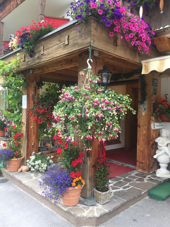 Hotel Olympia Pettneu am Arlberg Exterior foto