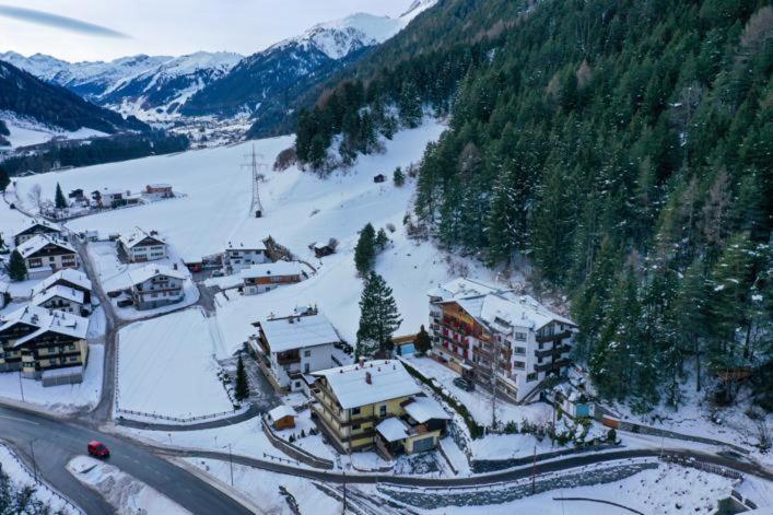 Hotel Olympia Pettneu am Arlberg Exterior foto