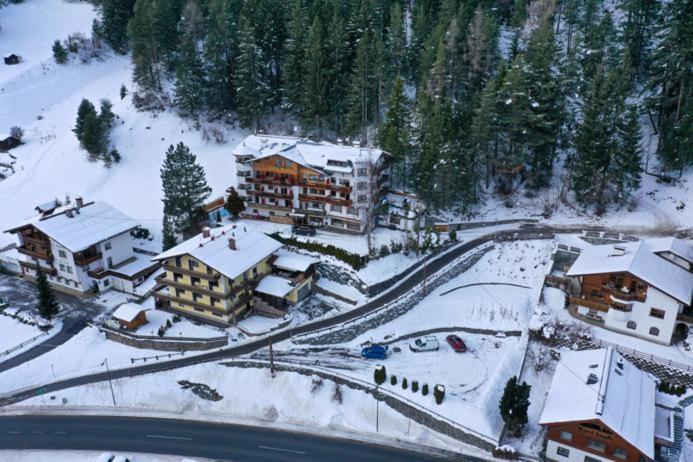 Hotel Olympia Pettneu am Arlberg Exterior foto